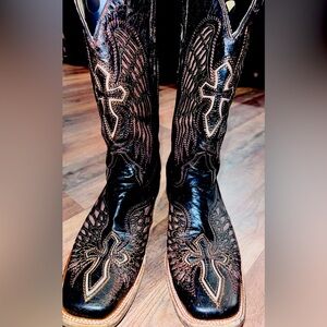 Size 12 men’s Corral boots